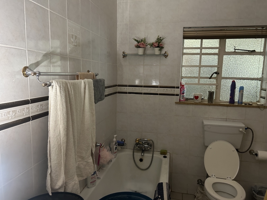 4 Bedroom Property for Sale in Viljoenskroon Free State